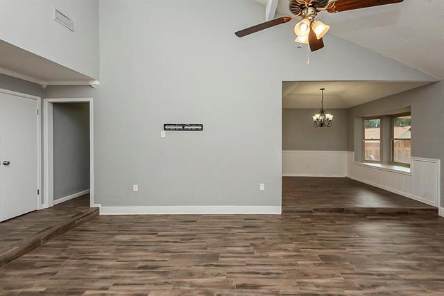 Building Photo - 213 Meadowhill Dr