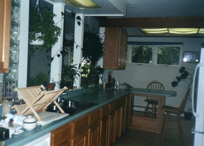 Building Photo - 102 Turkey Hill Rd - Utilities Included!