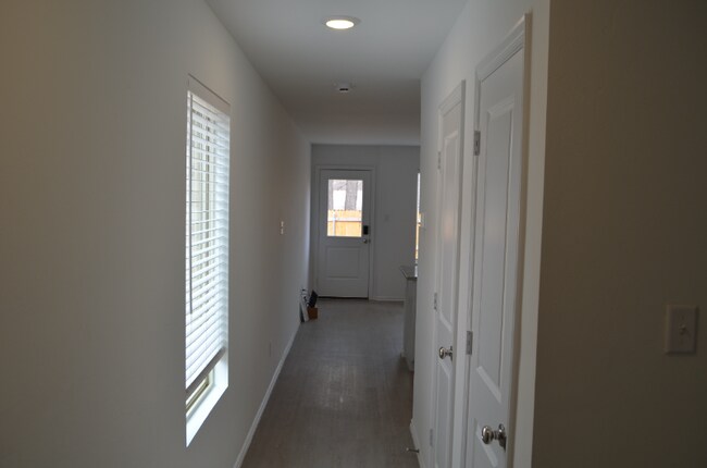 Foto del edificio - 1809 Wolford Wy