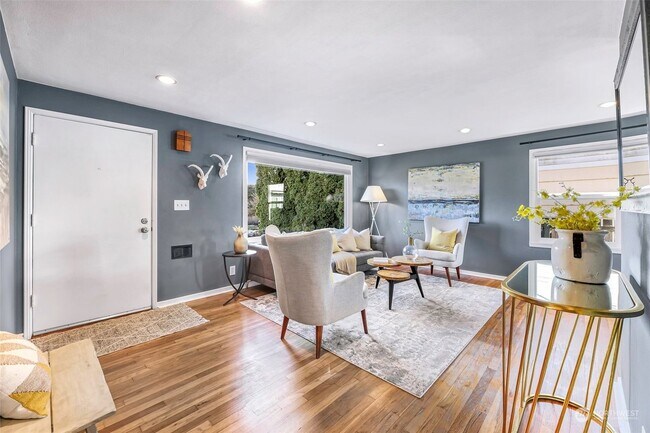 Foto del edificio - 4027 51st Ave SW