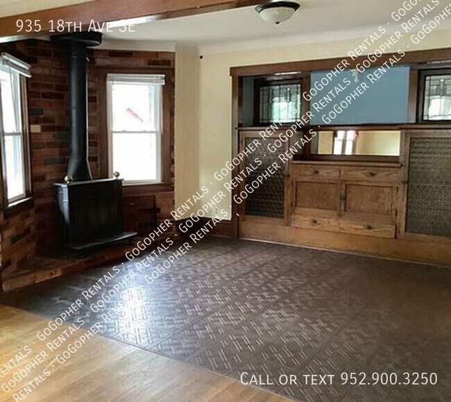 Foto del edificio - Affordable six bedroom house close to U of...