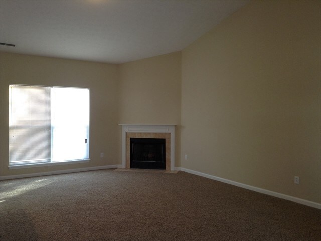 Building Photo - 6449 Camarillo Ct