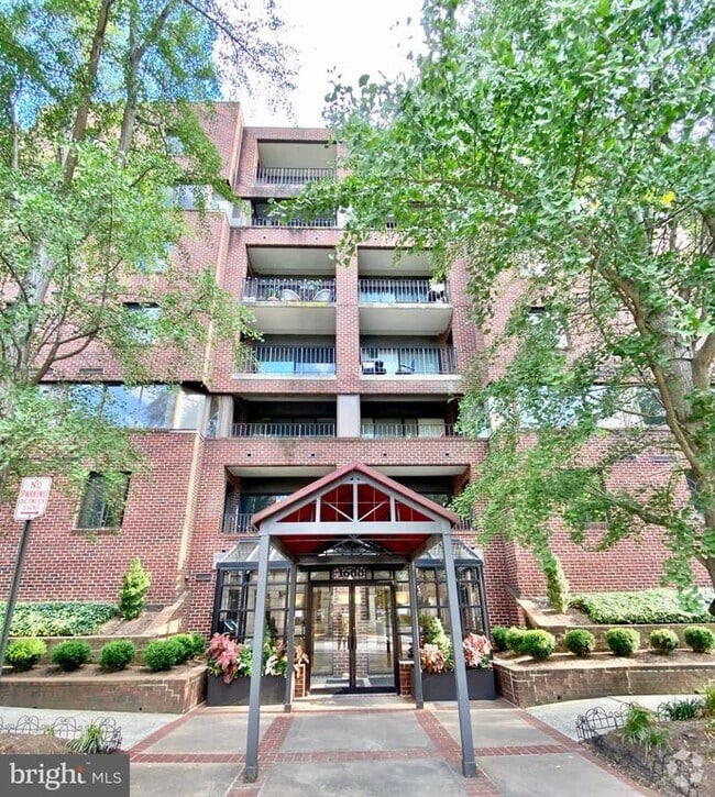 Building Photo - 1600 Prince St