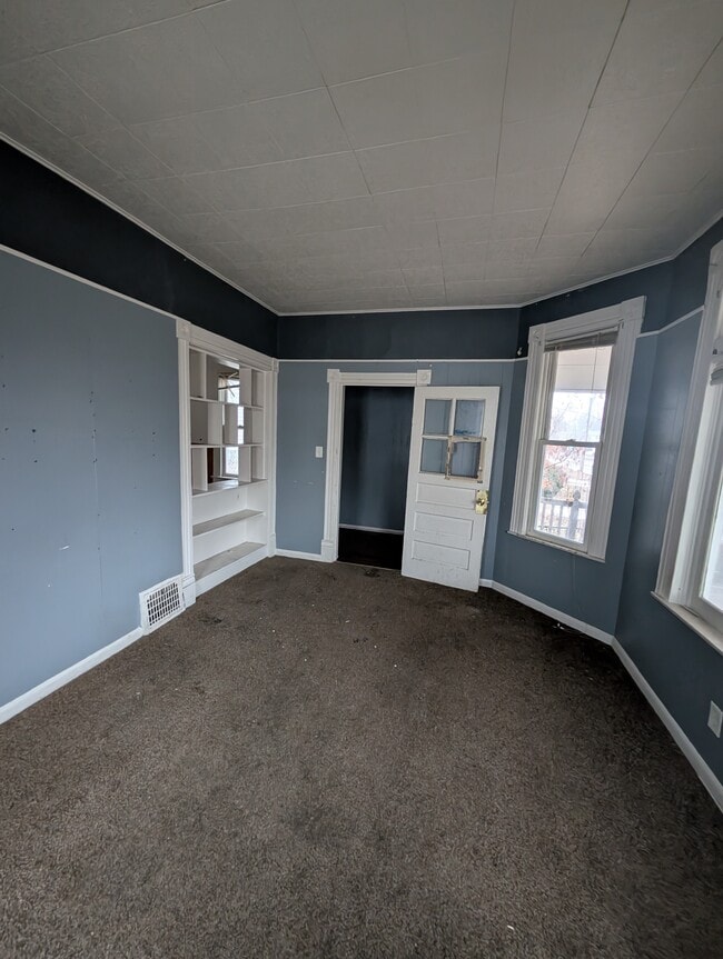 Building Photo - 721 E McClure Ave