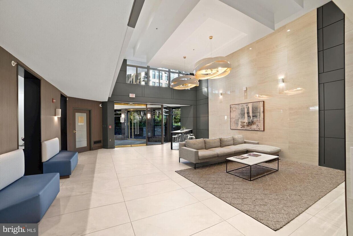 7111 Woodmont Ave Unit 514, Bethesda, MD 20815 Room for Rent in