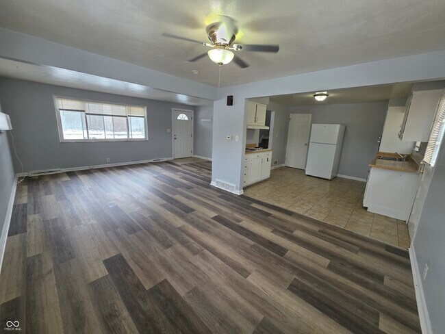 Foto del edificio - 10166 Southeastern Ave