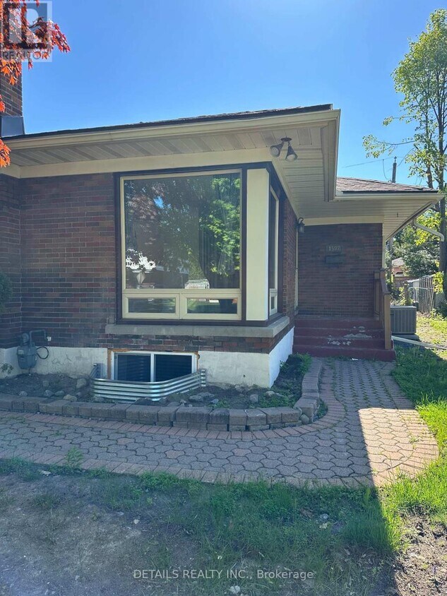 Primary Photo - 1587-1587 Devon St