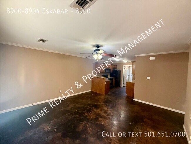 Foto del edificio - 8900-8904 Eskabar-8900