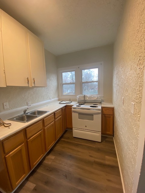 Kitchen Area - 415 S Main St