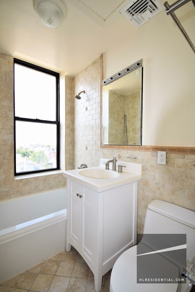 Foto del edificio - 12311 Rockaway Beach Blvd