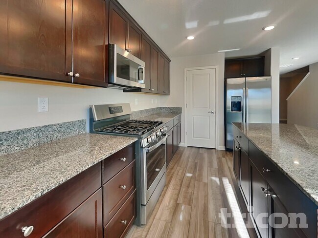 Building Photo - 8948 Elk Ravine Dr