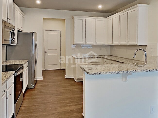 Foto del edificio - 697 Woodall Rd