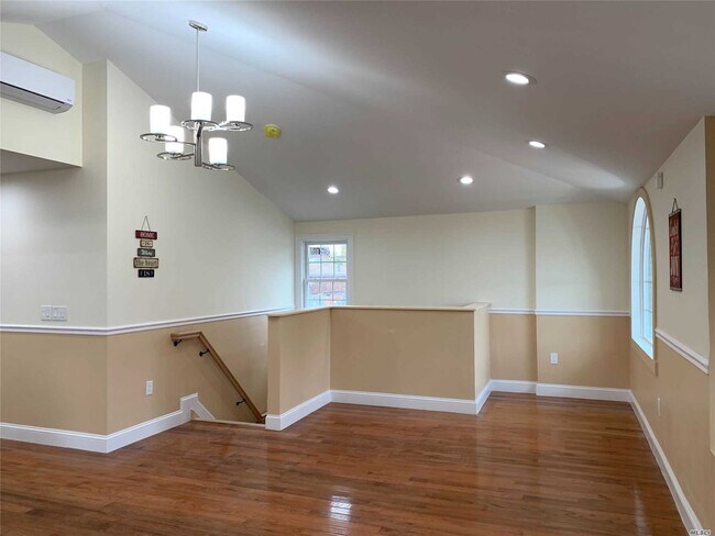 Building Photo - 230-10 Edgewood Ave