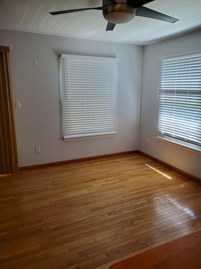 Living Room - 373 Artist Lake Dr