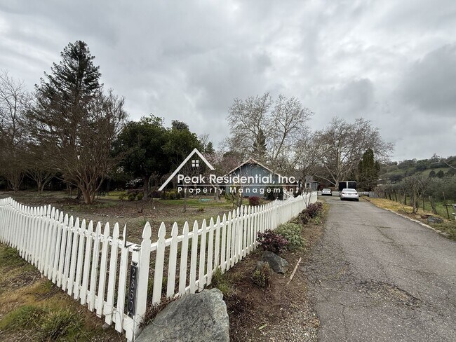 Foto del edificio - Beautiful Penryn 3bd/2ba House With Detach...