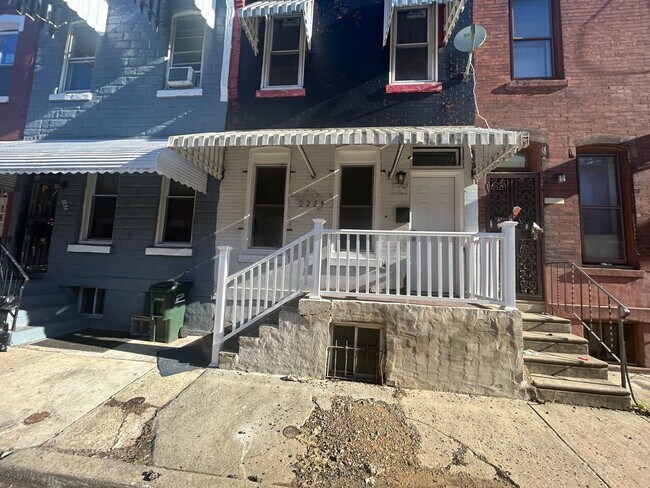 Foto del edificio - 2229 N Cleveland St