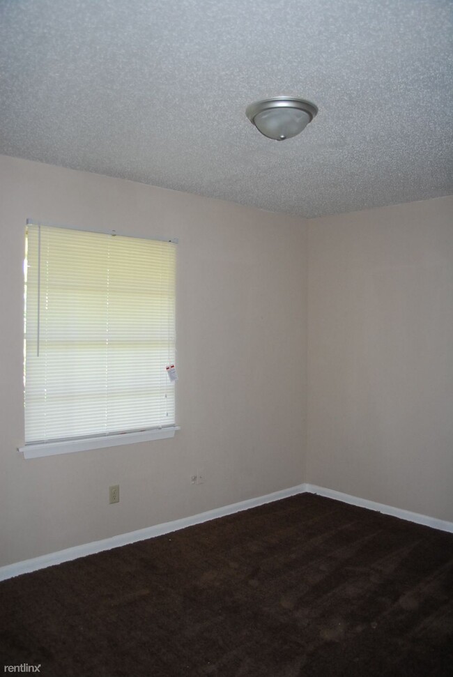 Building Photo - 3 br, 1.5 bath House - 2702 E Angela Cir