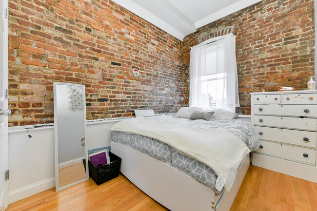 Foto del edificio - 158 Cottage St