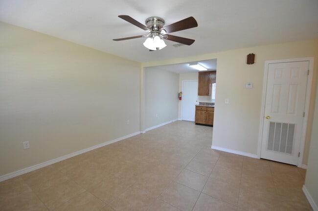 Building Photo - 715 Greenwood St