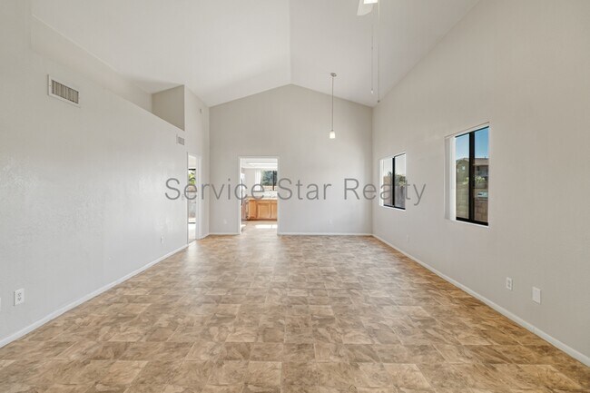 Foto del edificio - 545 S Danyell Dr