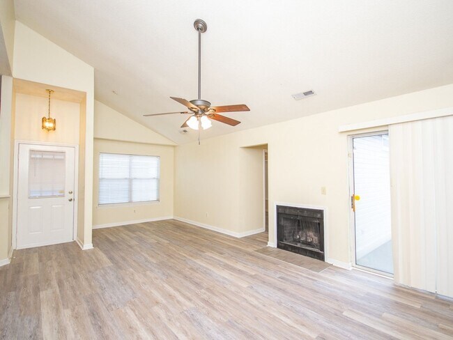 Foto del edificio - Location...Location....Location in Madison!