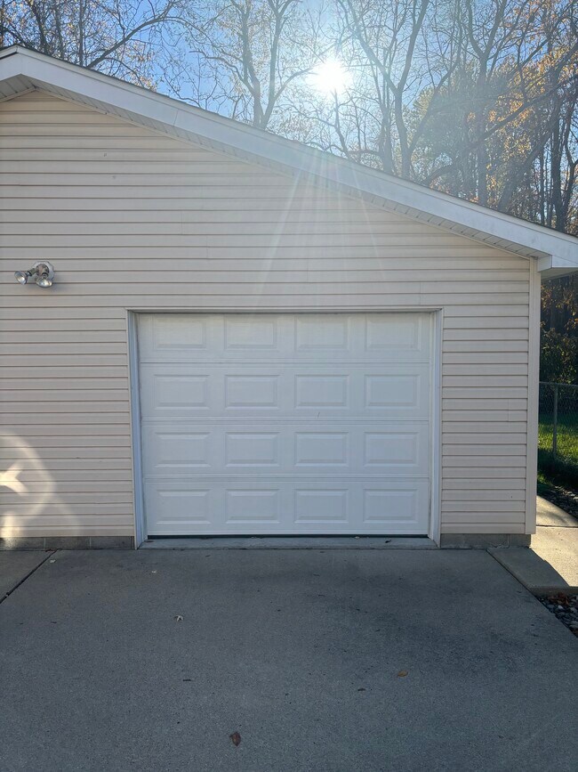 Foto del edificio - 212 Miller Ave