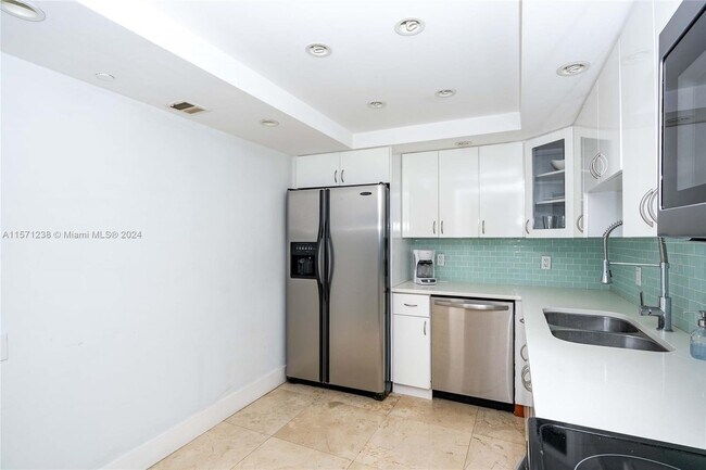 Foto del edificio - 5701 Collins Ave