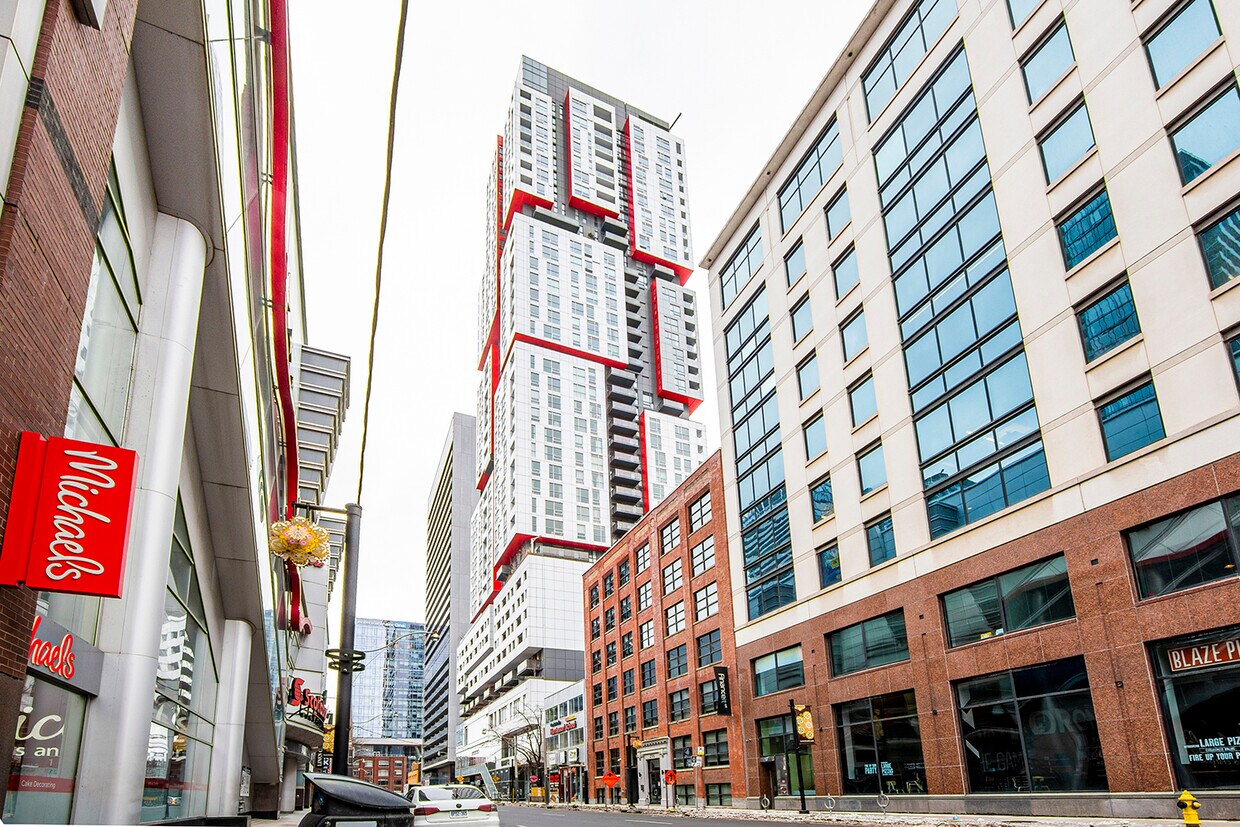 Photo principale - 318-1318 Richmond St W