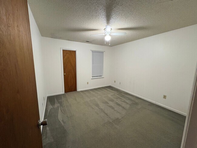 Foto del edificio - Great two bedroom two bath duplex in Old Hunters Creek. Just minutes to Camp Lejeune main gate, a...