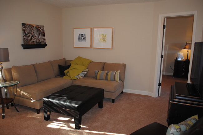 Foto del edificio - 3449 Chestnut Ln