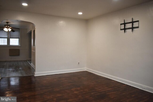 Foto del edificio - 7305 Woodcrest Ave