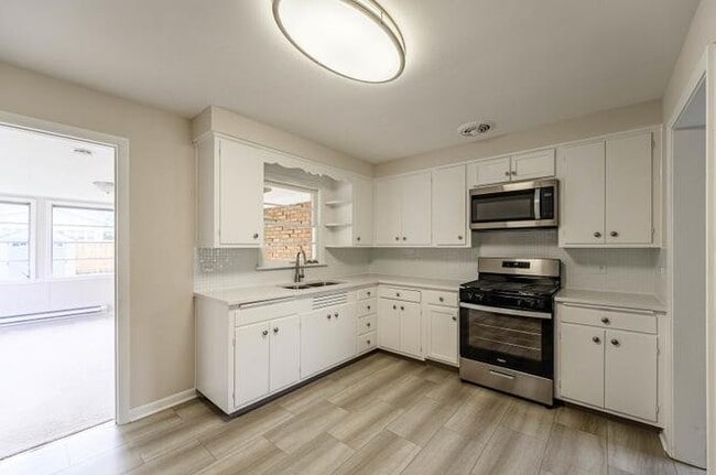 Building Photo - 1165 Hill Ave