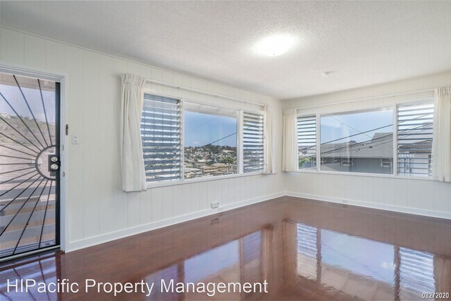 Building Photo - 1768 Palolo Ave