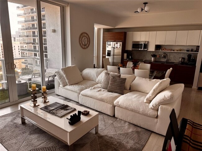 Foto del edificio - 601 NE 27th St