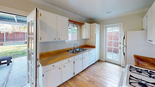 Foto del edificio - Charming 3 bedroom, 1-bathroom home in San...