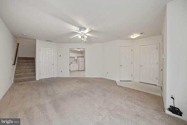 Building Photo - 8912 Mallard Ct