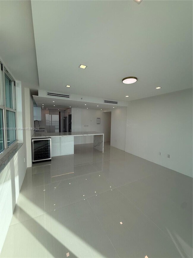 Foto del edificio - 800 Claughton Island Dr