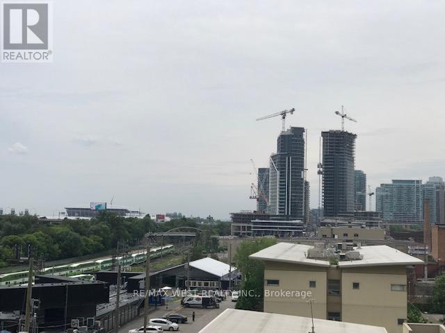 Photo du bâtiment - 27 Bathurst St