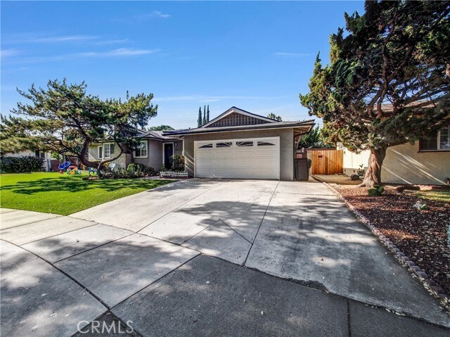 Foto del edificio - 1353 Hallwood Ct