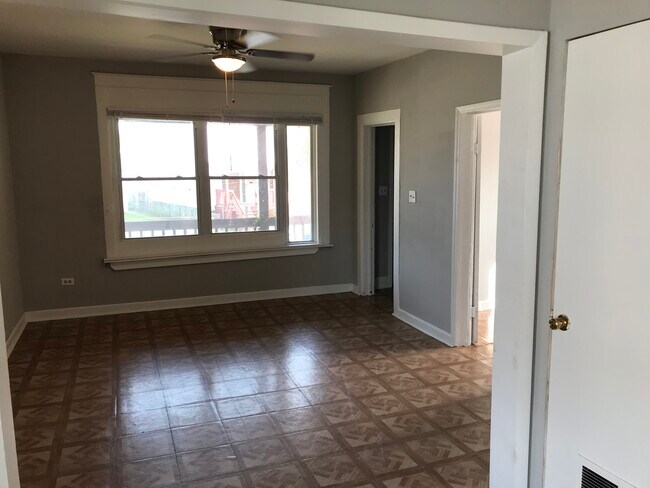 Foto del edificio - 8626 S Baltimore Ave