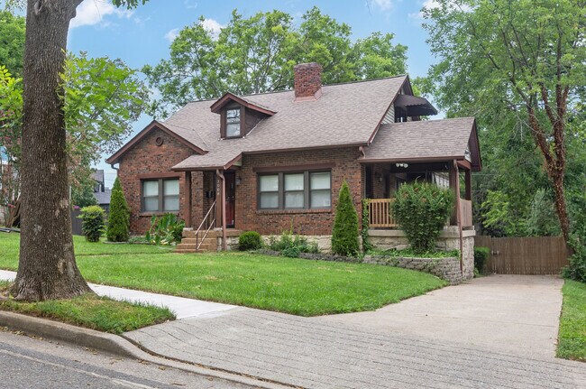 Foto del edificio - 3008 Blakemore Ave