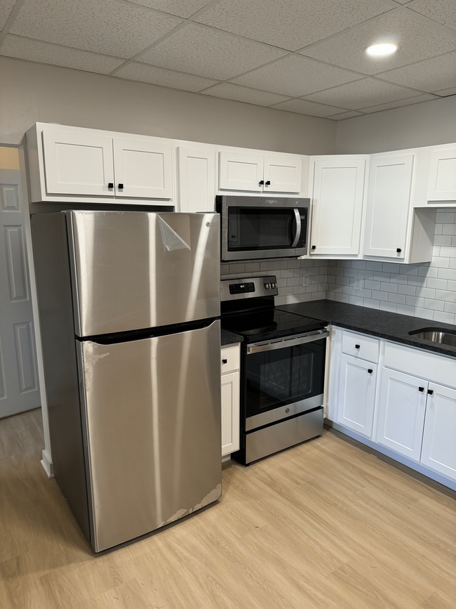 Building Photo - 198 Ontario St