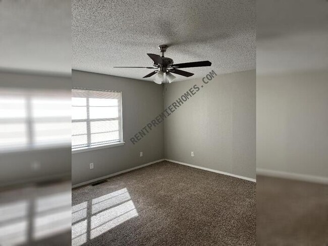 Foto del edificio - 1330 St Mathews Dr