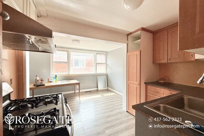 Photo du bâtiment - Spacious 4-Bedroom Detached Home in Toront...