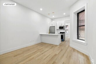 Building Photo - 202 W 96th St