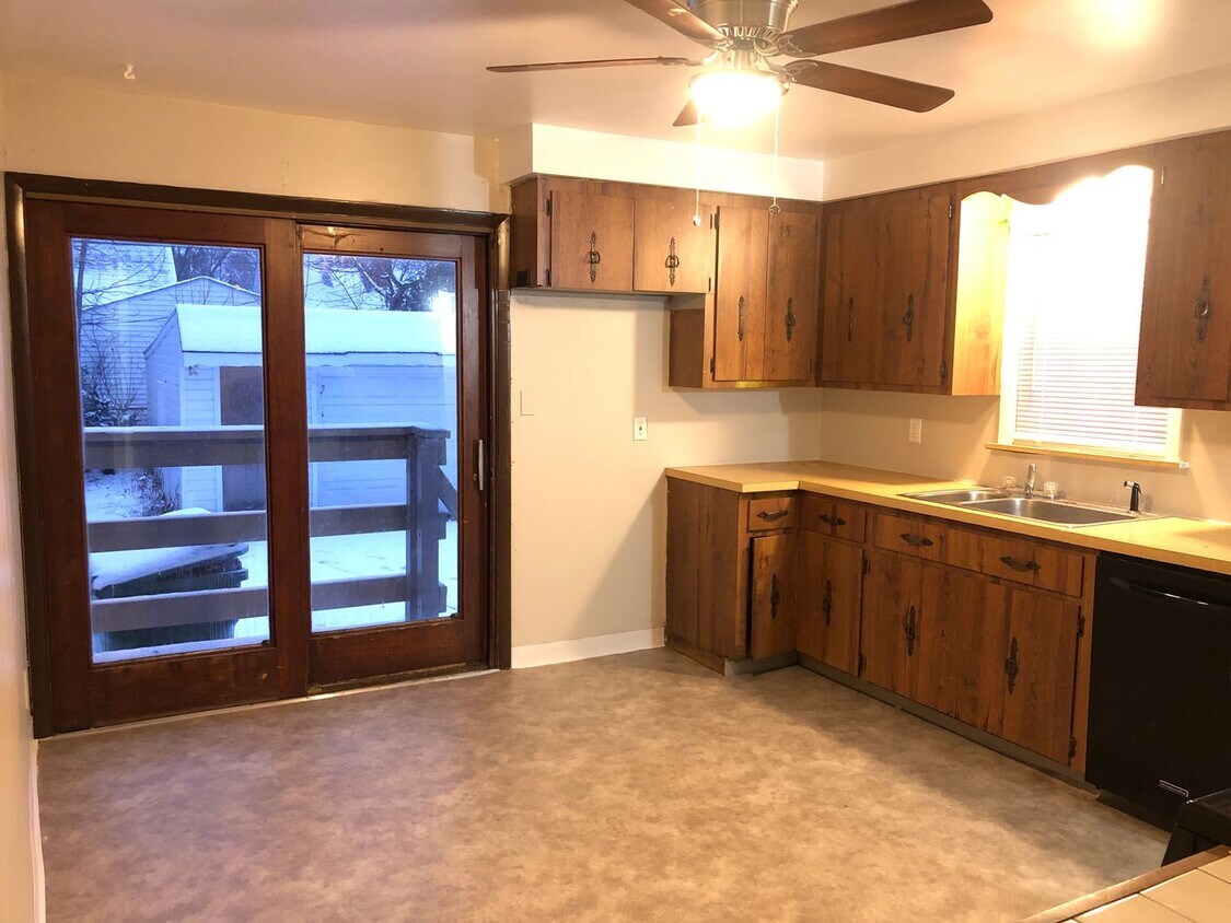 Primary Photo - 3/1 in Maple Heights