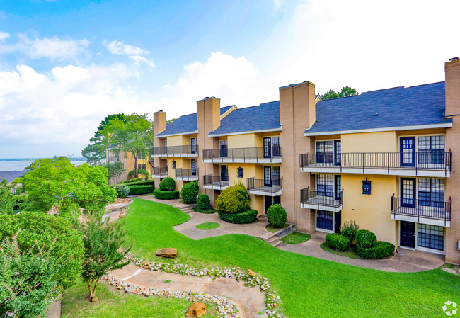 Building Photo - Cross Lake Apartments