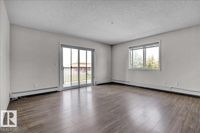 Building Photo - 14808-14125 125 St NW