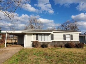 Building Photo - 1314 Lampkin St
