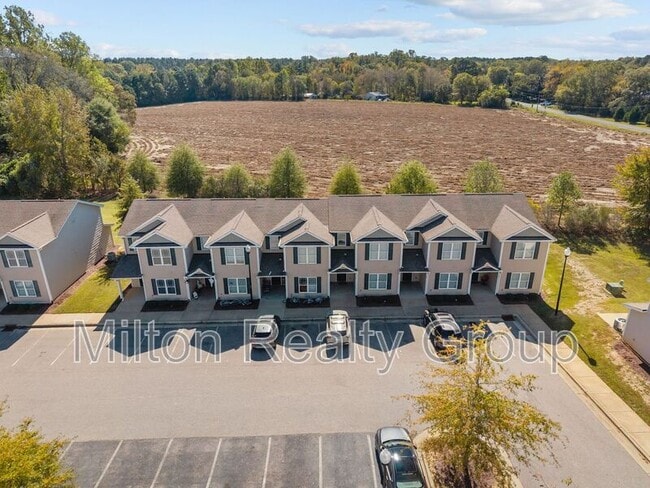 Foto del edificio - 62 River Stancil Dr